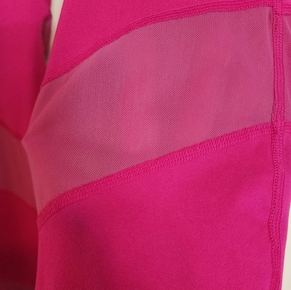 Fabletics pink capri athletic leggings Diagonal mesh inserts SZ Small - Picture 5 of 8